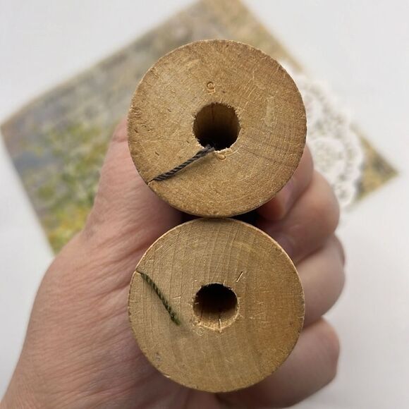 Farmhouse Clear Glass Candy Dish Bowl Side Handles 2 Earth Tone Spools of Thread - Picture 6 of 10